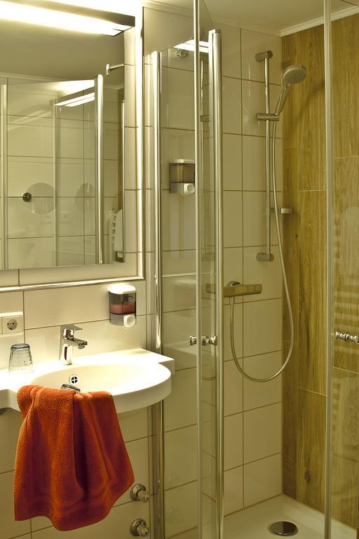 Gasthof - Hotel Zum Loewen Schwabthal Esterno foto